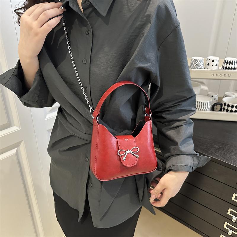 2025 New High-end Shoulder Armpit Bag Niche Aesthetic Temperament Women's Bag Trend Chain Messenger Bag Handbag