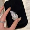 A multi-use feather brooch necklace for women, offering a light luxury and elegant high-end feel, suitable for sweaters, suits, and as a fall/winter