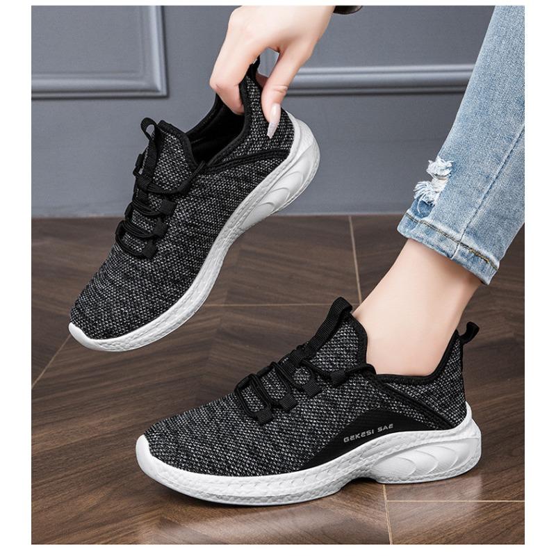 Spring New Travel Shoes Running Shoes Women's Flying Woven Breathable Sports Fitness Lightweight Casual Shoes