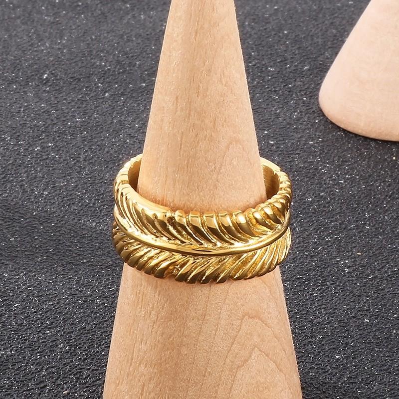 Hip Hop Personality Stainless Steel Feather Ring for Men Women 10MM Color Gold Round Finger Rings Trendy Jewelry Male Charm Gift