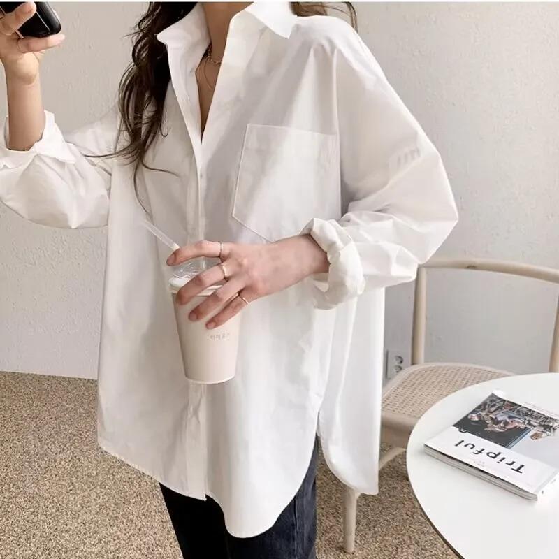 Weißes Langarmshirt für Damen, lockeres Oberteil mit der koreanischen Version des Designgefühls einer Minderheit