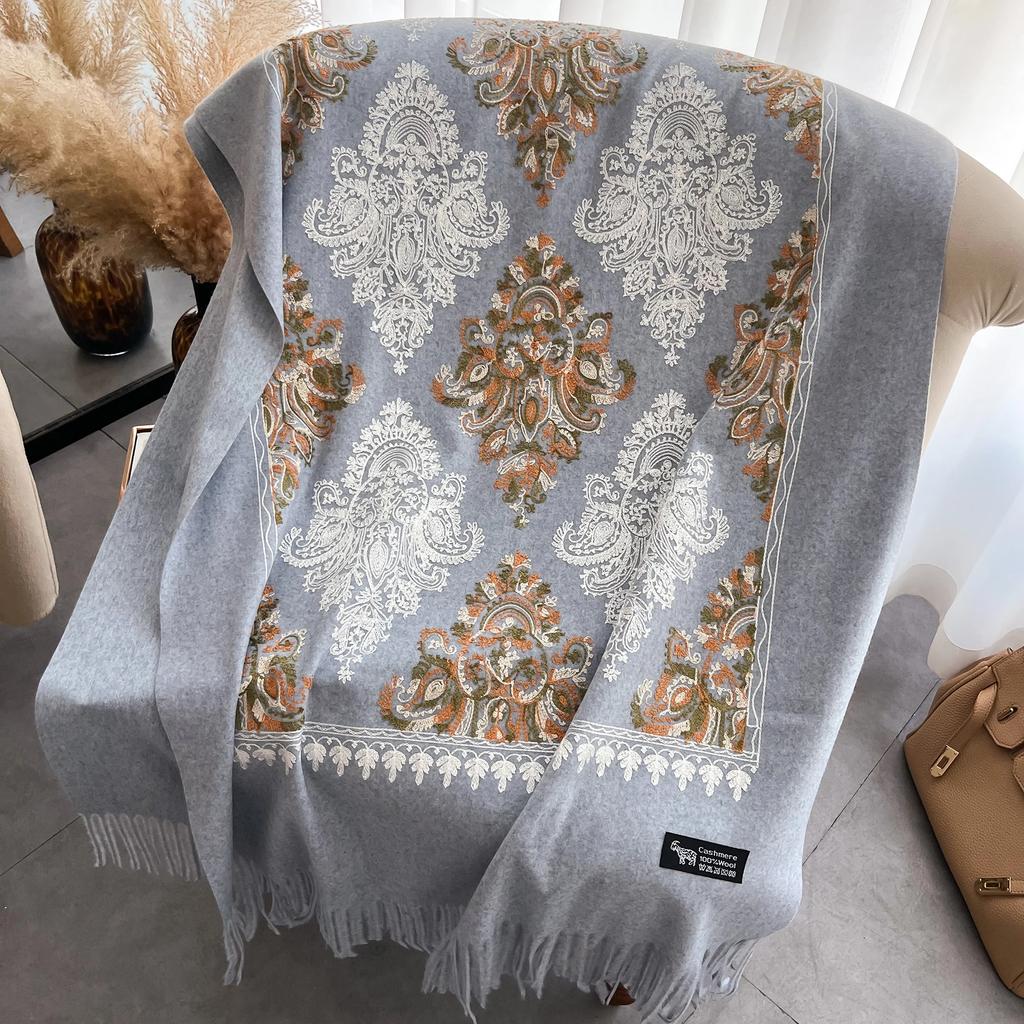 Varmt vinter skjerf i kasjmir for kvinner Broderi Pashmina teppe Tykt sjal Wrap Skjerf Mote Bufanda Echarpe Poncho