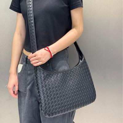 Cross-border Large-capacity Leather Woven Fluffy Messenger Bag Casual Wide Shoulder Strap Shoulder Bag Men and Women with the Same Style