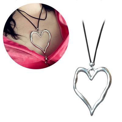 Alloy Pendant Necklace Women Irregular Heart Shaped Pendant Necklace Fashion Party Jewelry Alloy Material Gift for Women