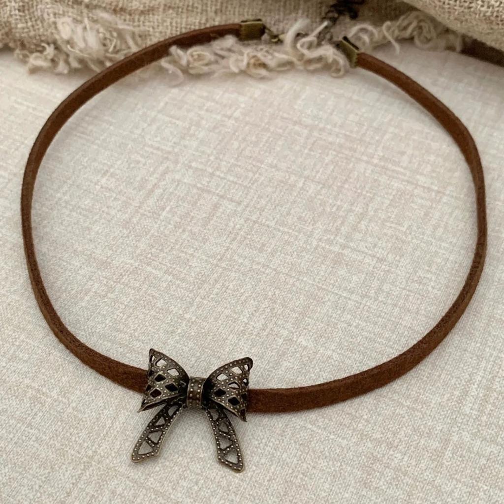 Leather Hollow Bow Necklace Vintage Bronze Color Y2K Spicy Girl Simple Trend Choker Collar Women's Vintage Jewelry Gift
