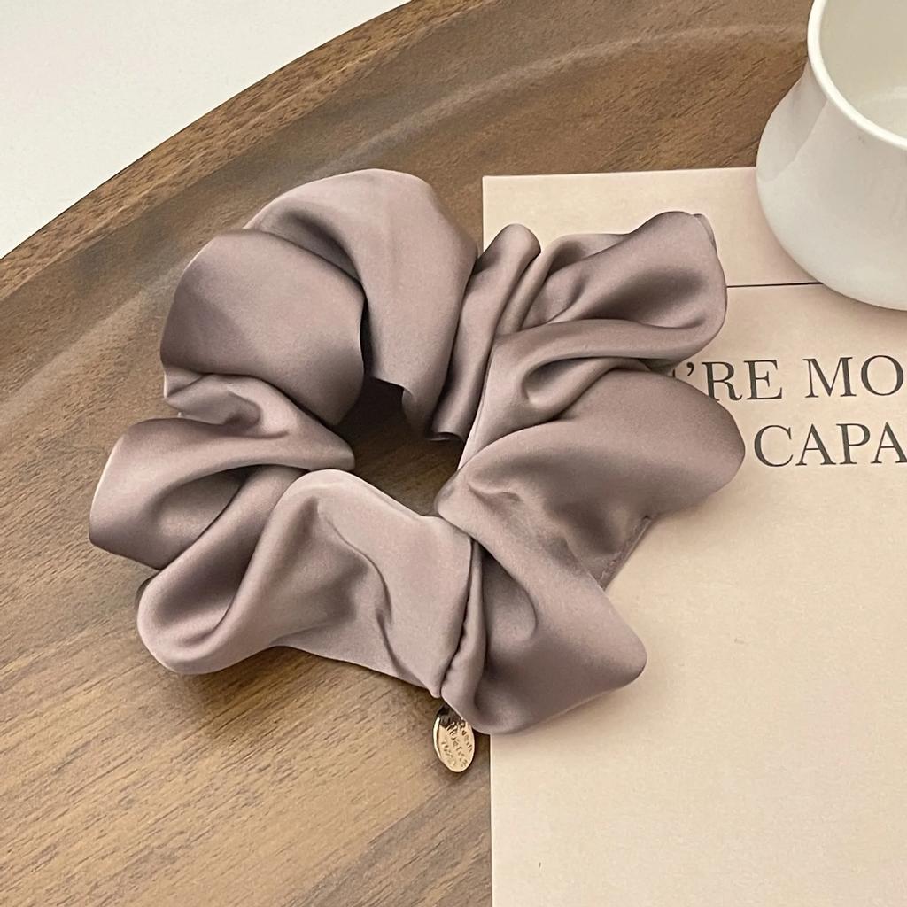 Satin Silk Hårscrunchies Svarta Hårband för Flickor och Kvinnor Scrunchie Enfärgad Håraccessoarer Scrunch Hårklämmor Ny