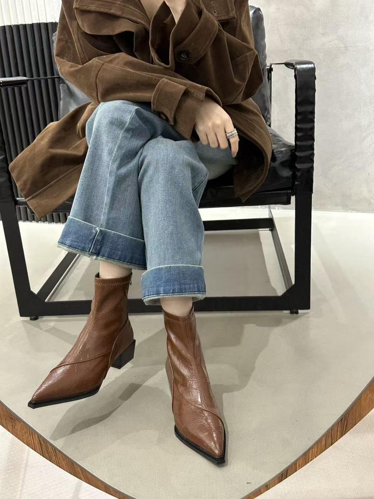 French thick heel pointed short boots women's autumn and winter thin boots middle heel rear zipper retro splicing and ankle boots