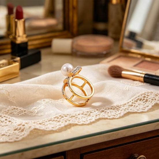Rhinestone Scarf Ring Clip, Faux Pearl Neckerchief Slide, Women Fashion Wrap Holder, Clothes Ring for Shirts T-Shirts