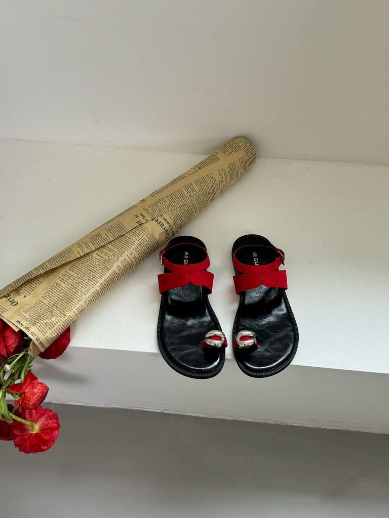 A852-12~ Flat-bottomed French metal-toed sandals women's shoes summer 2025 new Roman shoes