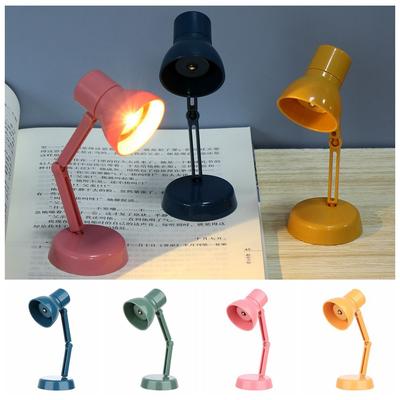 Lampe LED Rotative à 360° Accessoires de Poupée Jouet Meubles Maison de Poupée Table Lumière Mini Éclairage de Lecture
