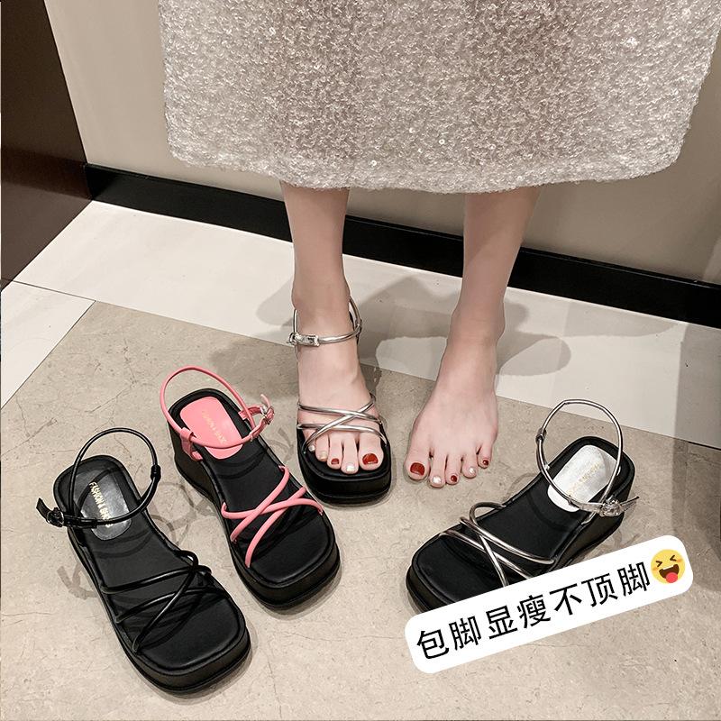 Internet Celebrities One-word Buckle Sandals Women 2025 Summer New Korean Version of the Slope Heel Platform Muffin Sandals Cross Strap Square Head S