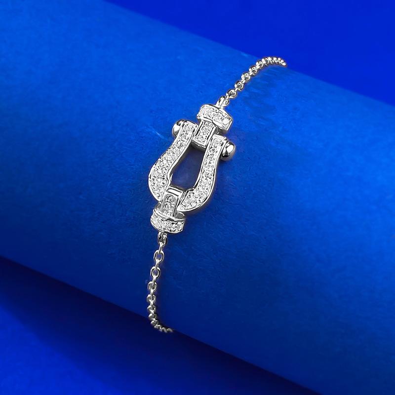 Ювелирные изделия Легкая роскошь Высокоуглеродистый бриллиант Чрезвычайно простой Личность Хипстер Подкова Браслет Высокое чувство Браслет Adjustable