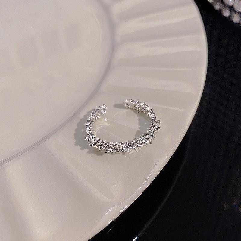 

Элегантное серебряное кольцо с цирконом для женщин - Открытый дизайн, универсальное и стильное Adjustable