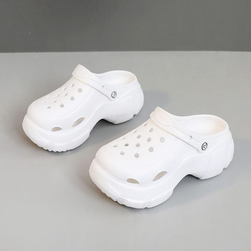 

ZB2531 slippers women s 2025 new summer breathable explosion outer wear thick-soled versatile soft height increase two wear hole shoes 36