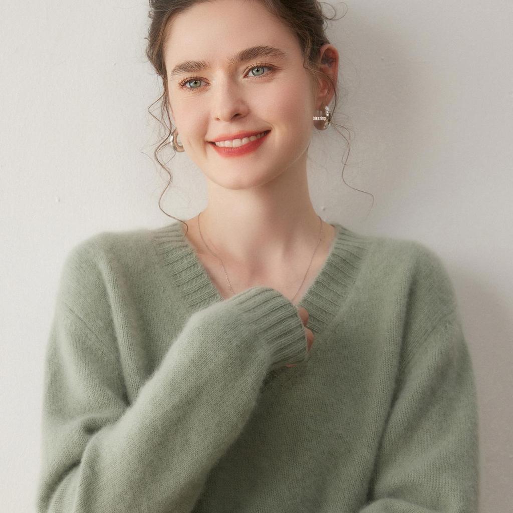 Women's Versatile V-neck Cashmere Sweater - Soft Knitwear Fashion