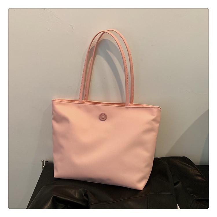 

Chic Urban Simple Nylon Shoulder Bag Large Capacity For Everyday Use рожевий