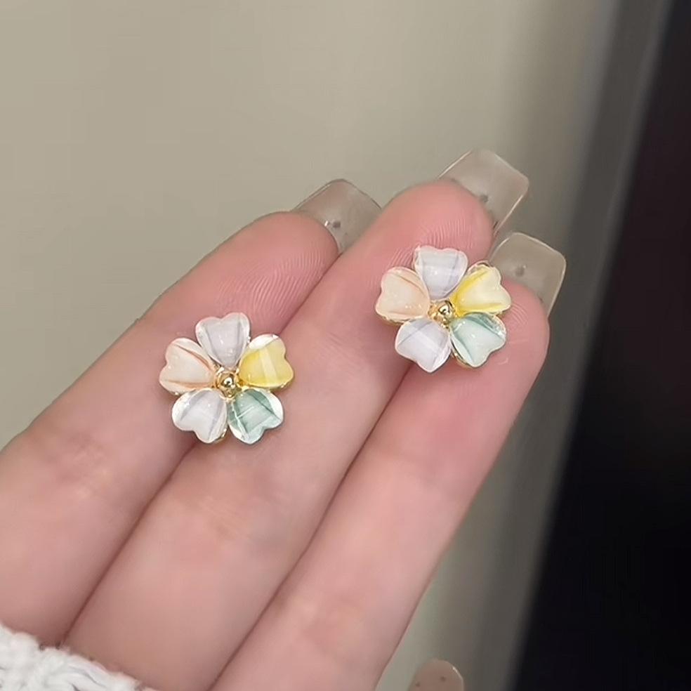 

Акриловые цветные серьги-пусеты в виде цветка простые и модные универсальные серьги милые маленькие свежие серьги