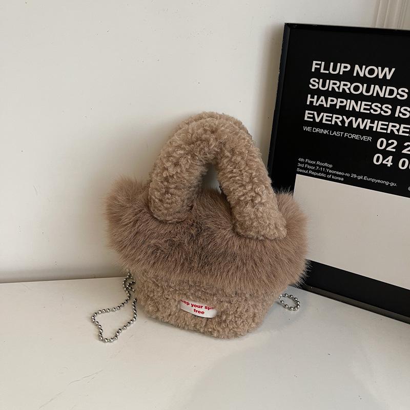 New autumn and winter casual handbag retro niche vegetable basket bag high value fluffy bag