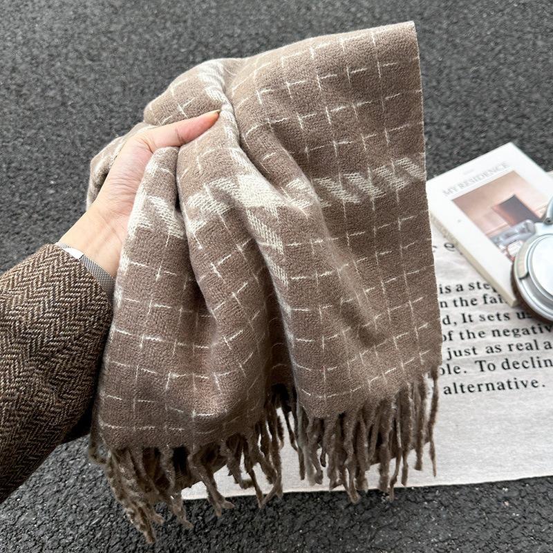 New Thickened Plaid Scarf White Soft Tassel Shawl Imitation Cashmere Scarf in Autumn and Winter