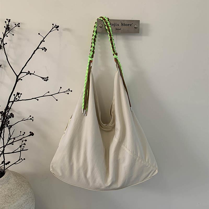 

Simple and versatile literary underarm bag women s new large-capacity leisure class commuter shoulder bag белый