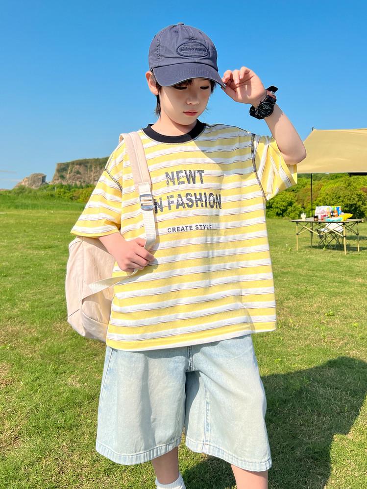 Jungen-Streifen-Sommer-T-Shirt-Set im koreanischen Stil 2026 - Atmungsaktiv, Dünn, Kurzarm, Lässige Mode