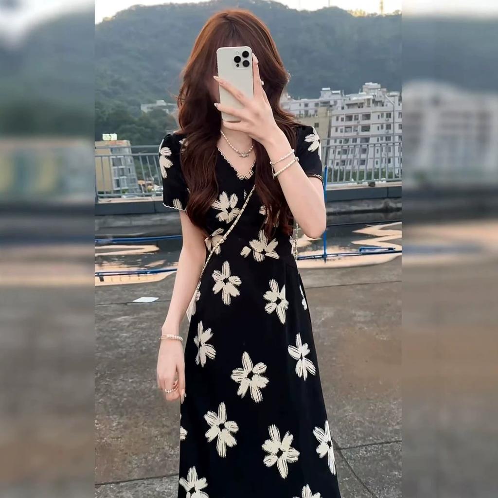 Large size French temperament Royal sister style black floral V-neck dress summer new slim-fitting belly long skirt