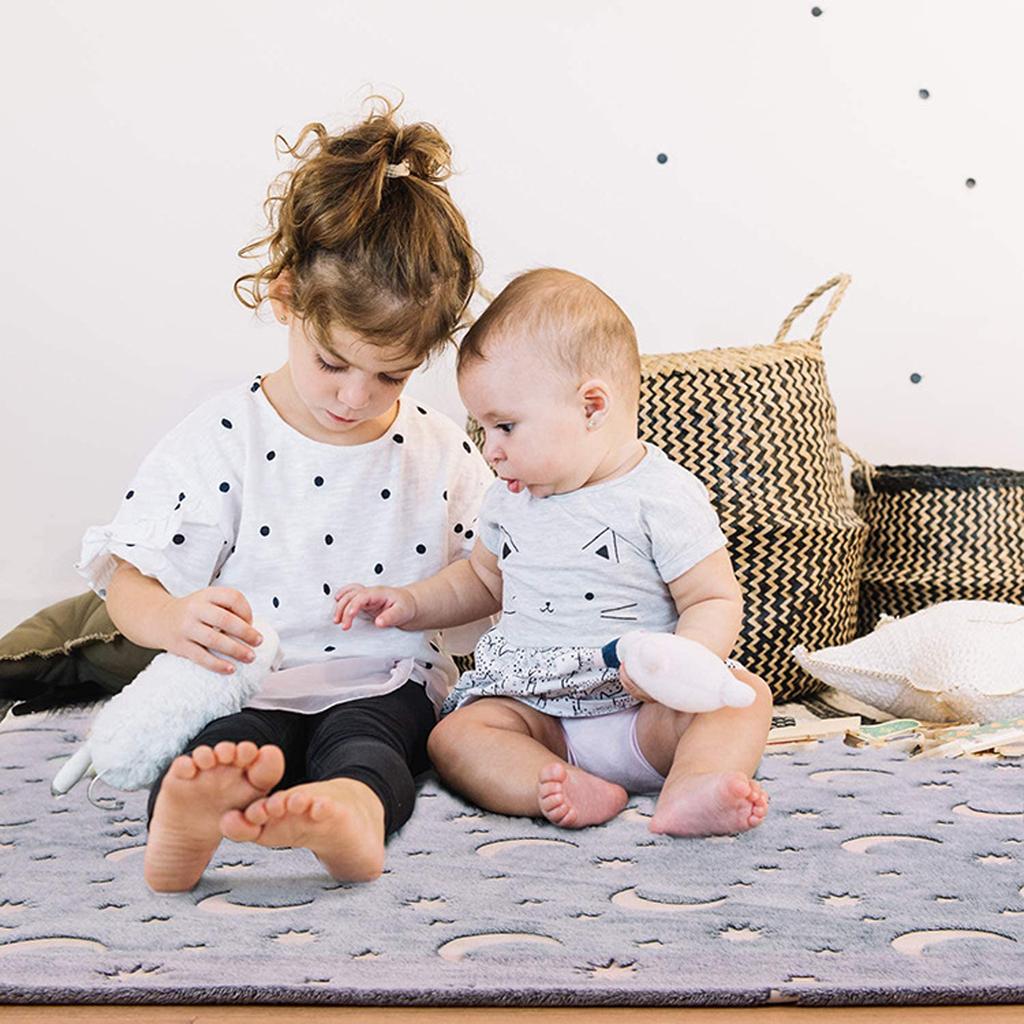 Luminous Flannel Blanket Creative Star and Moon Pattern Soft Fleece Blanket Suitable For All Seasons