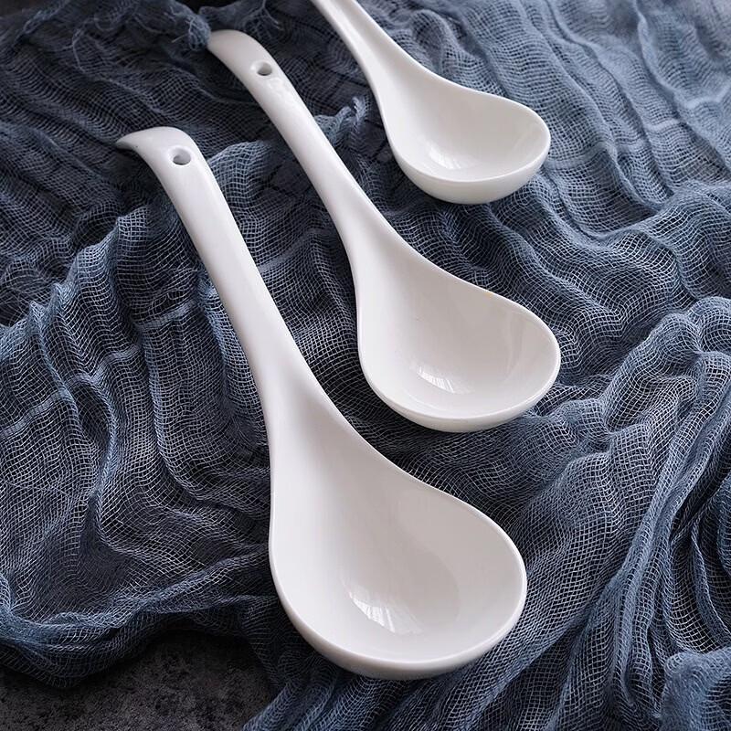 Fu ou Pure White Ceramic Soup Ladle