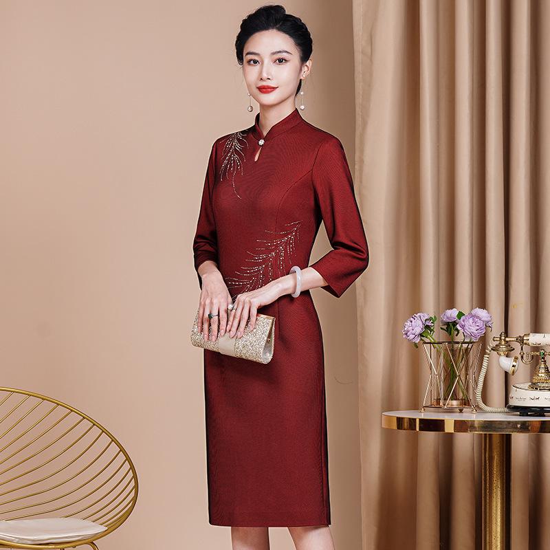 Elegant Mom's Plus Size Qipao Dress for Wedding or Celebration