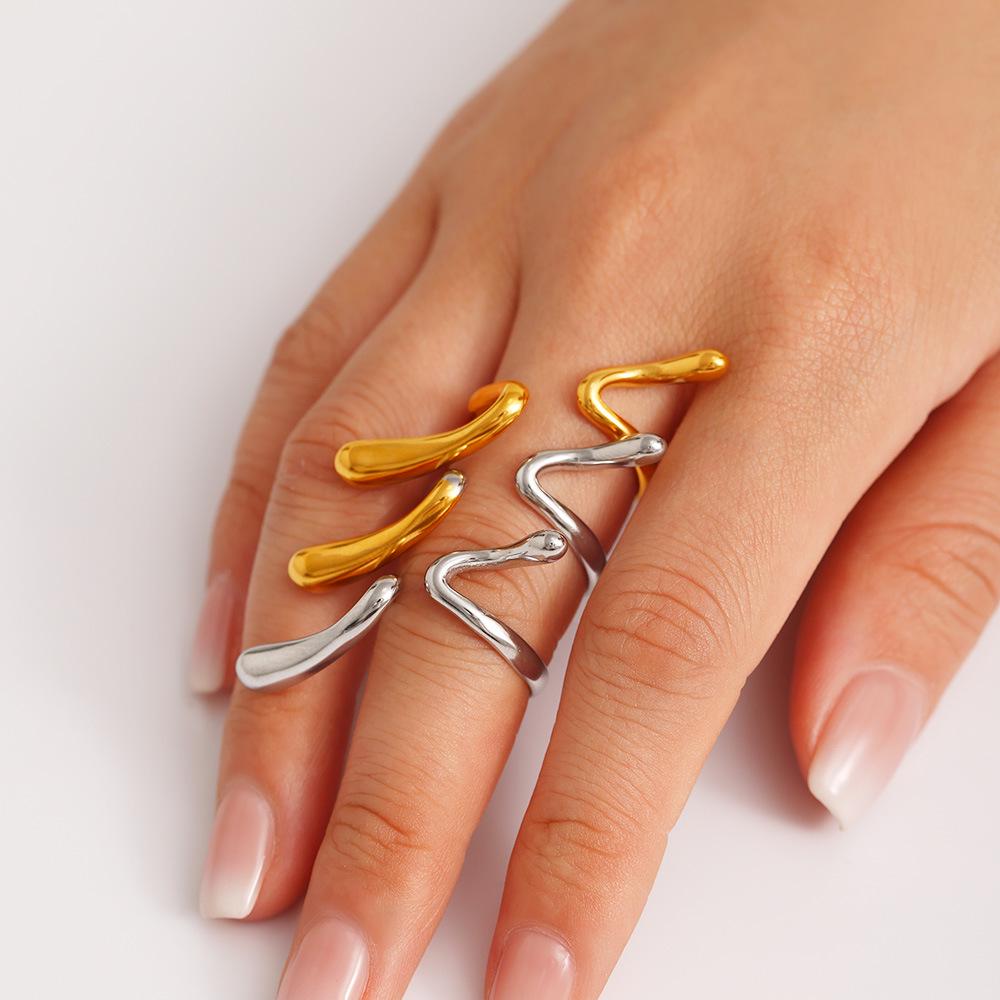 Qiong Yao Geometric Two-Tone Adjustable Stainless Steel Ring for Women
