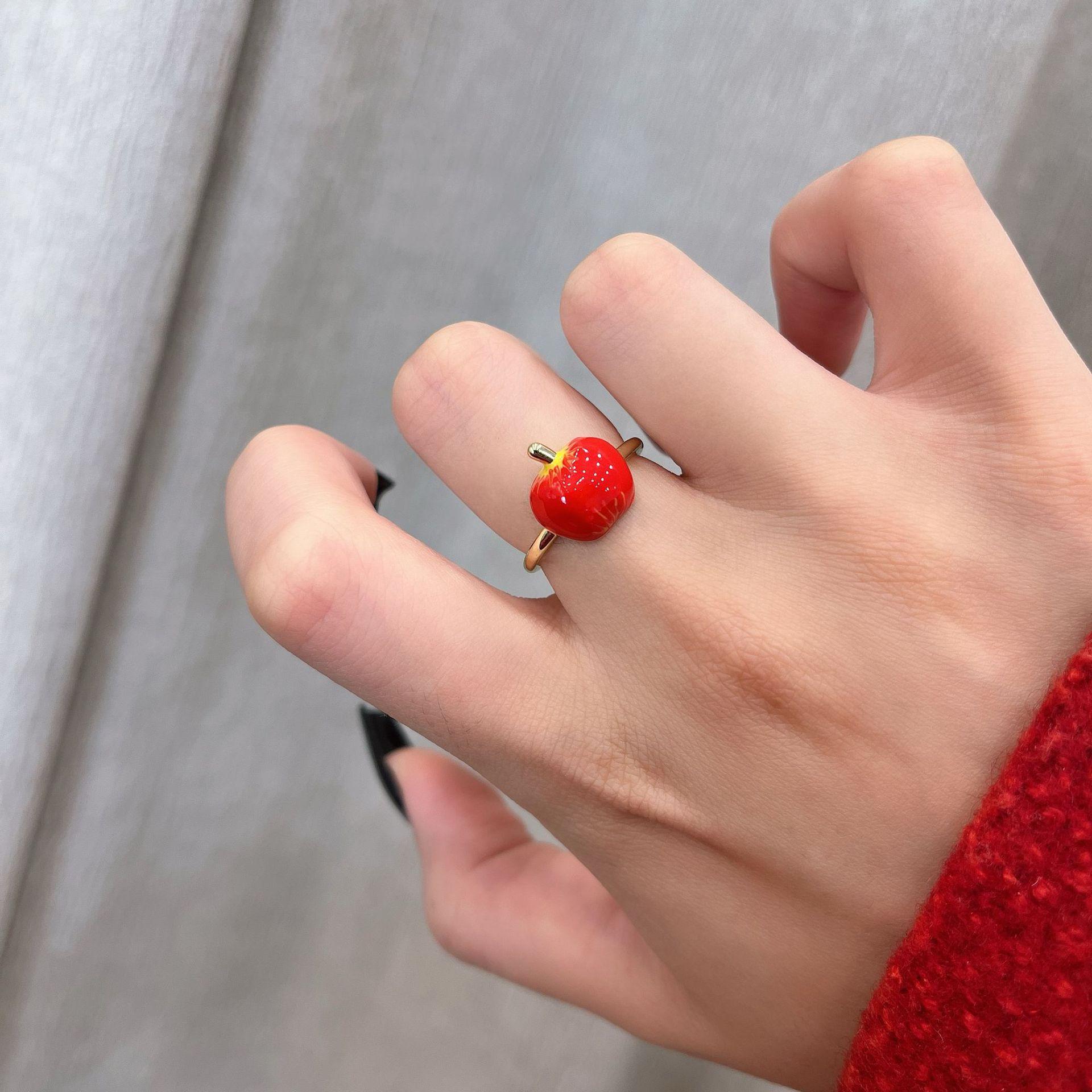 

Стильная и милая серия Bitten Apple: Уникальная коллекция сережек, ожерелий и колец