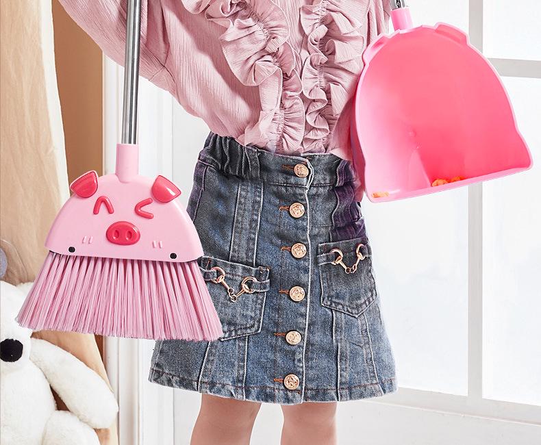 Kids' Pretend Play Cleaning Set: Broom, Mop, and Dustpan with Little Pig Design