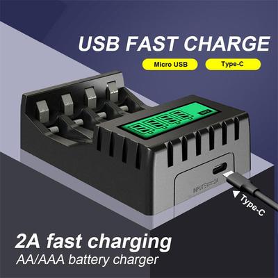 4 Slots Ultraschnelles Smart-Akkuladegerät USB Typ-C Ladegerät für 1,2V AA AAA Ni-CD Ni-MH Akku LCD-Anzeige Schnellladegerät