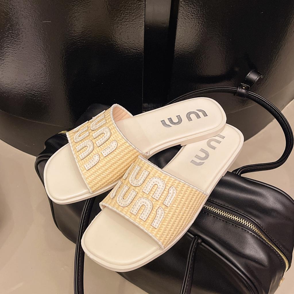 Flat-bottomed Small Fragrant Wind One-word Slippers Women's Shoes 2025 New Summer Wear French Small Sandals Beach Sandals