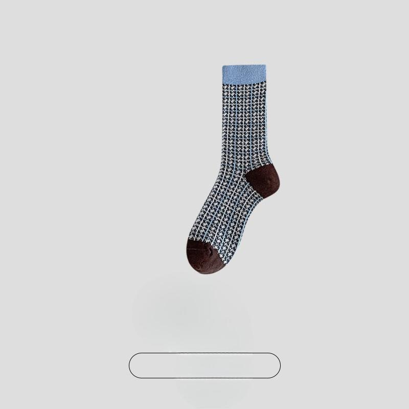 Female Spring and Autumn Fashion New Sports College Wind Cylinder Stack Socks