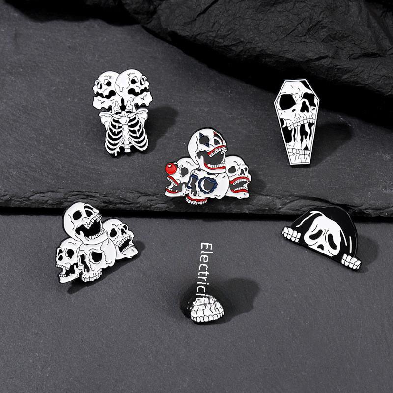 Unique Geometric Skull Head Brooch With Pumpkin Design For Halloween Celebrations
