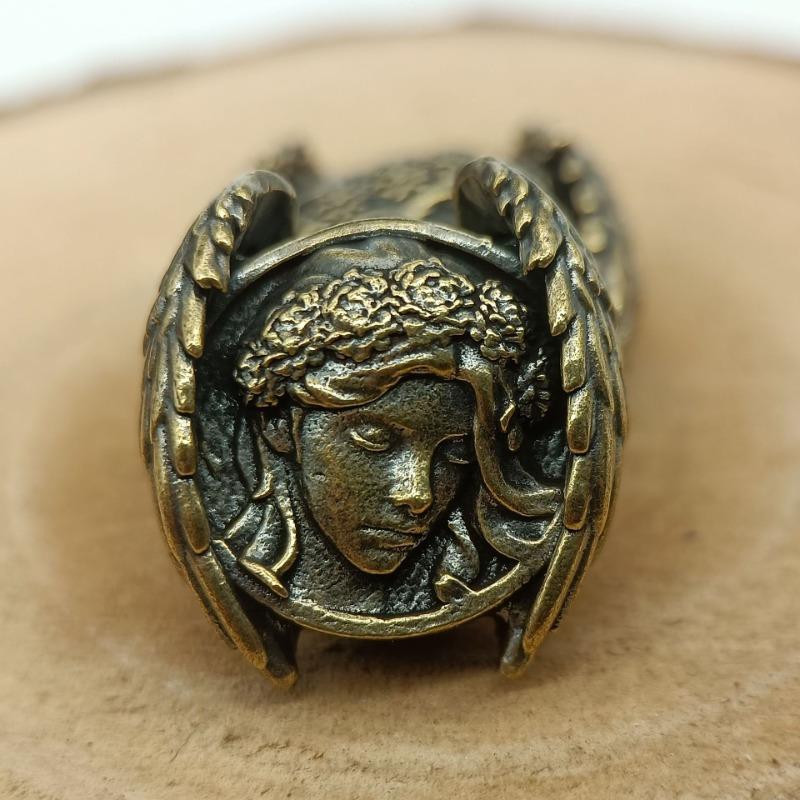 1pcs Vintage Brass 4mm Hole Wings Guardian Beauty Keychain Pendant Backpack Pendant Vintage Brass Crafts Classic Brass Vintage Brass Crafts Miniature