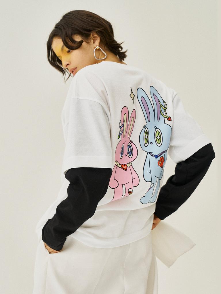 GREEDILOUS Two Bunnies Contrast Sleeve T-Shirt