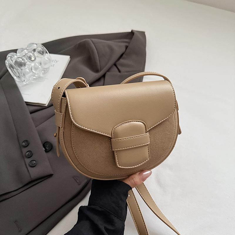 Retro Messenger Bag Women's Autumn and Winter New Trendy Fashion Saddle Bag High-end Simple Shoulder Bag