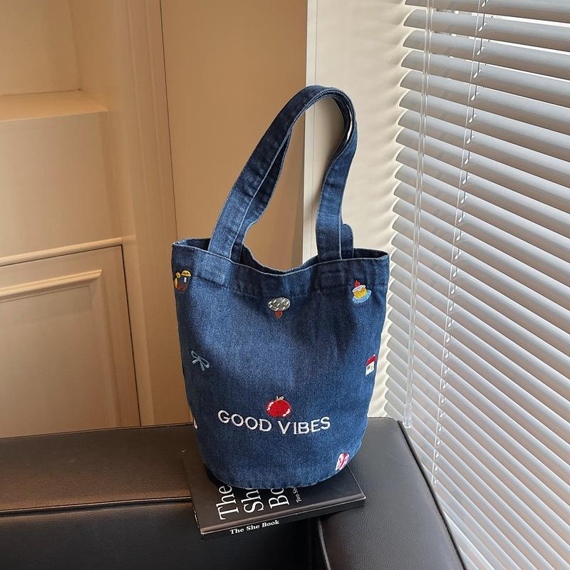 Retro Bucket Bag Large Capacity Bag Women's New Crossbody Shoulder Denim Embroidered Commuter Bucket Bag