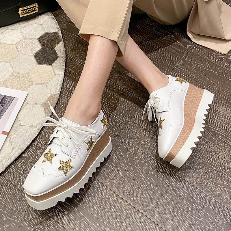 2025 Herbst Stern Muffin Schuhe Damen Plateau Vielseitige Schnürung Quadratische Spitze Keilabsatz Einzelne Schuhe HZB-763-3