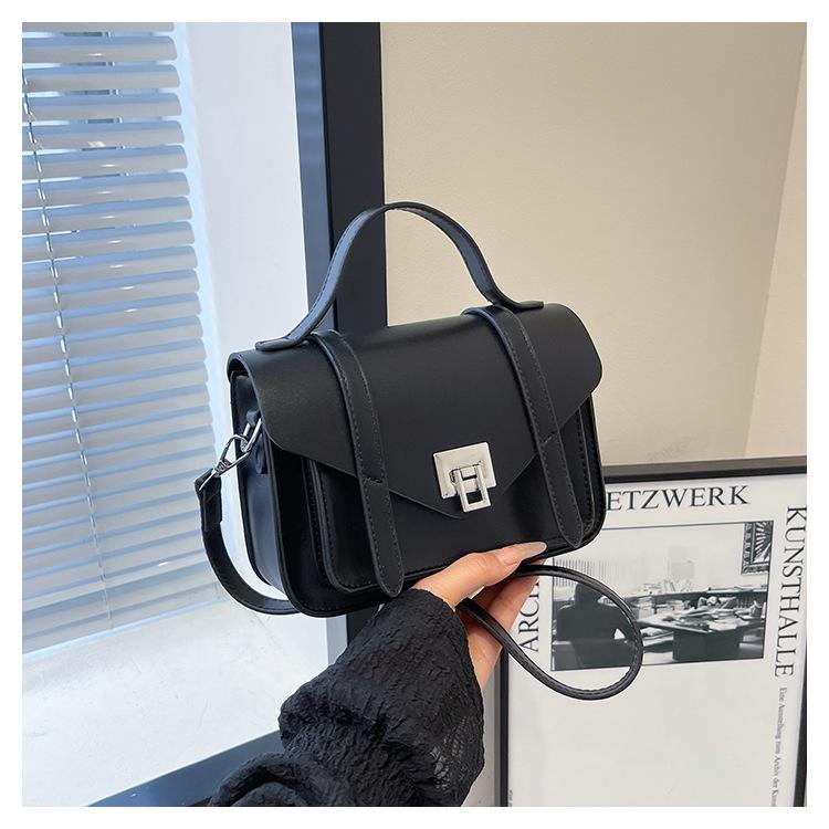 

Ретро сумка Женская сумка-мессенджер Сумка премиум-текстуры Женская сумка Лето новая 2025 сумка через плечо Универсальная маленькая квадратная сумка чёрный