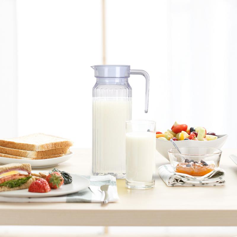 Cold Water Bottle Acrylic Transparent Juice Bottle Ice Cold Juice Jug with Lid Shatterproof for Bar Home Restaurant Coffee Shop