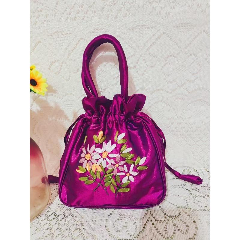 Ethnic style handmade embroidered bag wedding candy handbag middle-aged and elderly shopping mobile phone change bag mini handbag