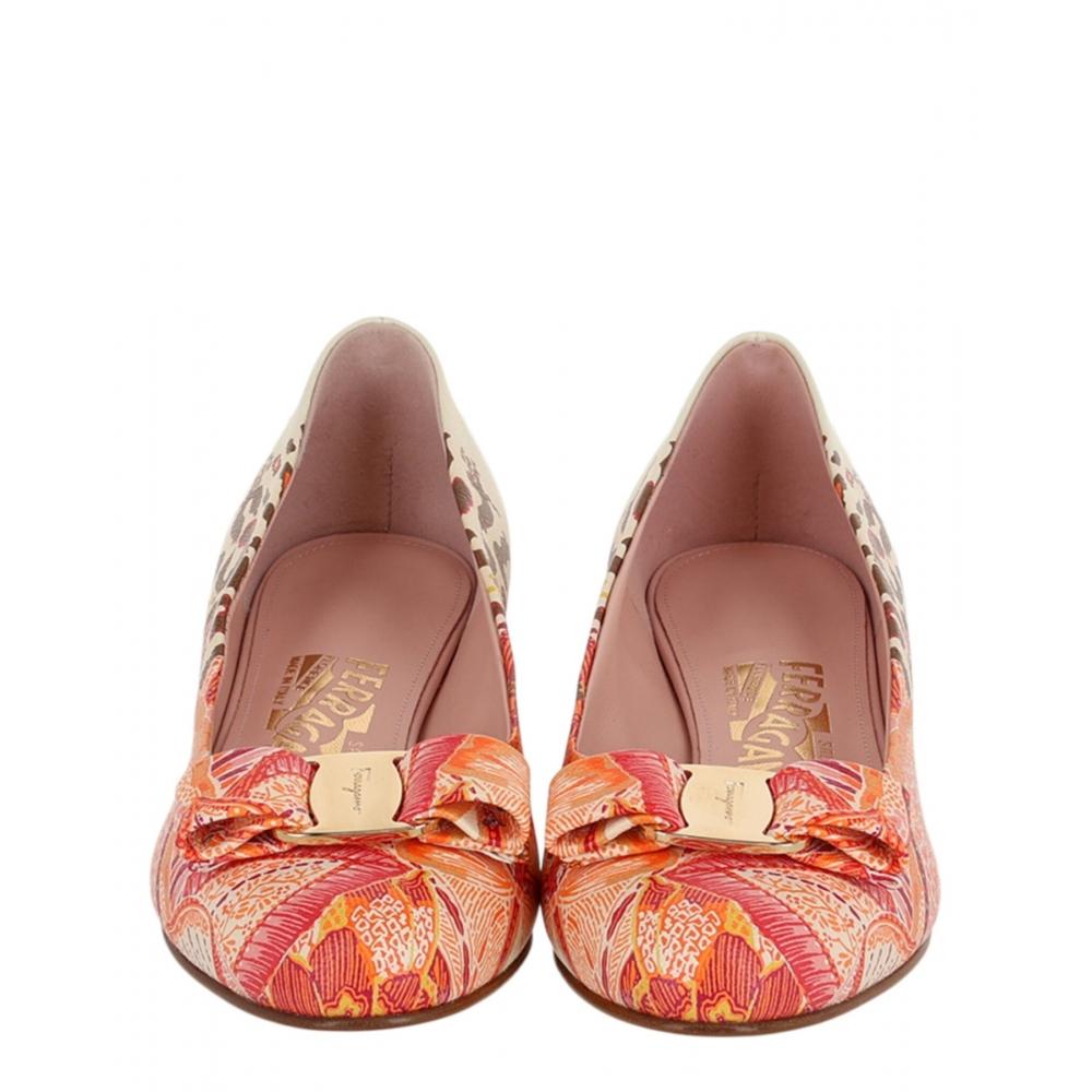 Salvatore Ferragamo Vara Print Pumps Multi
