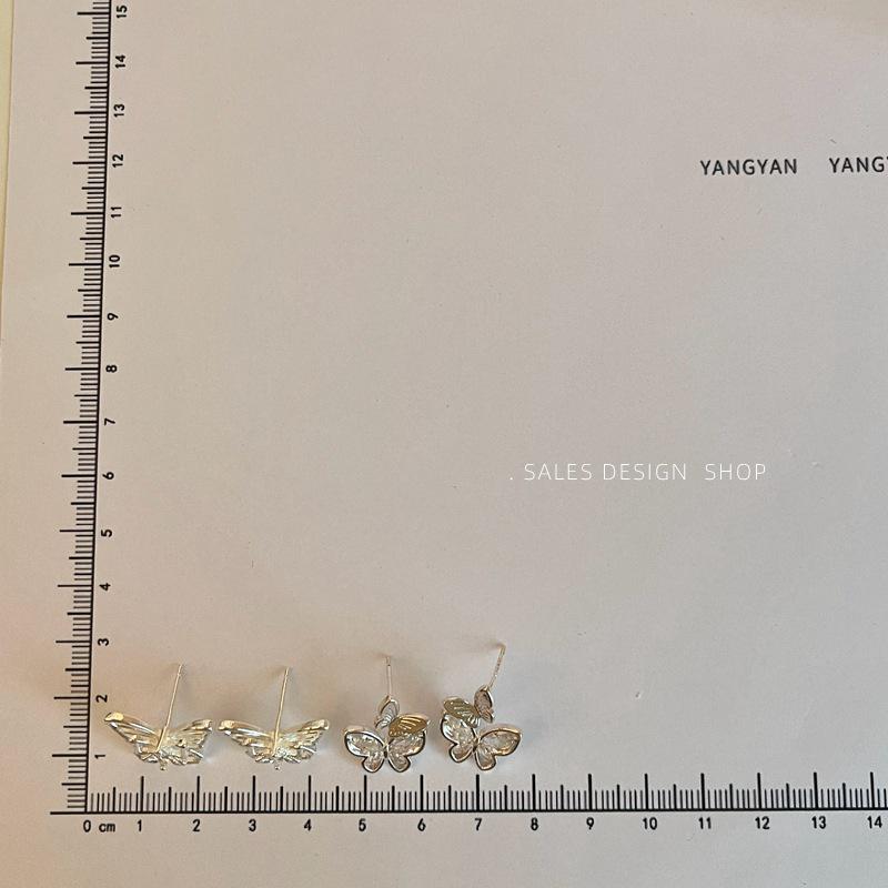 Korean Zircon Hollow Butterfly Earrings - Exquisite, Light Luxury Studs for Women