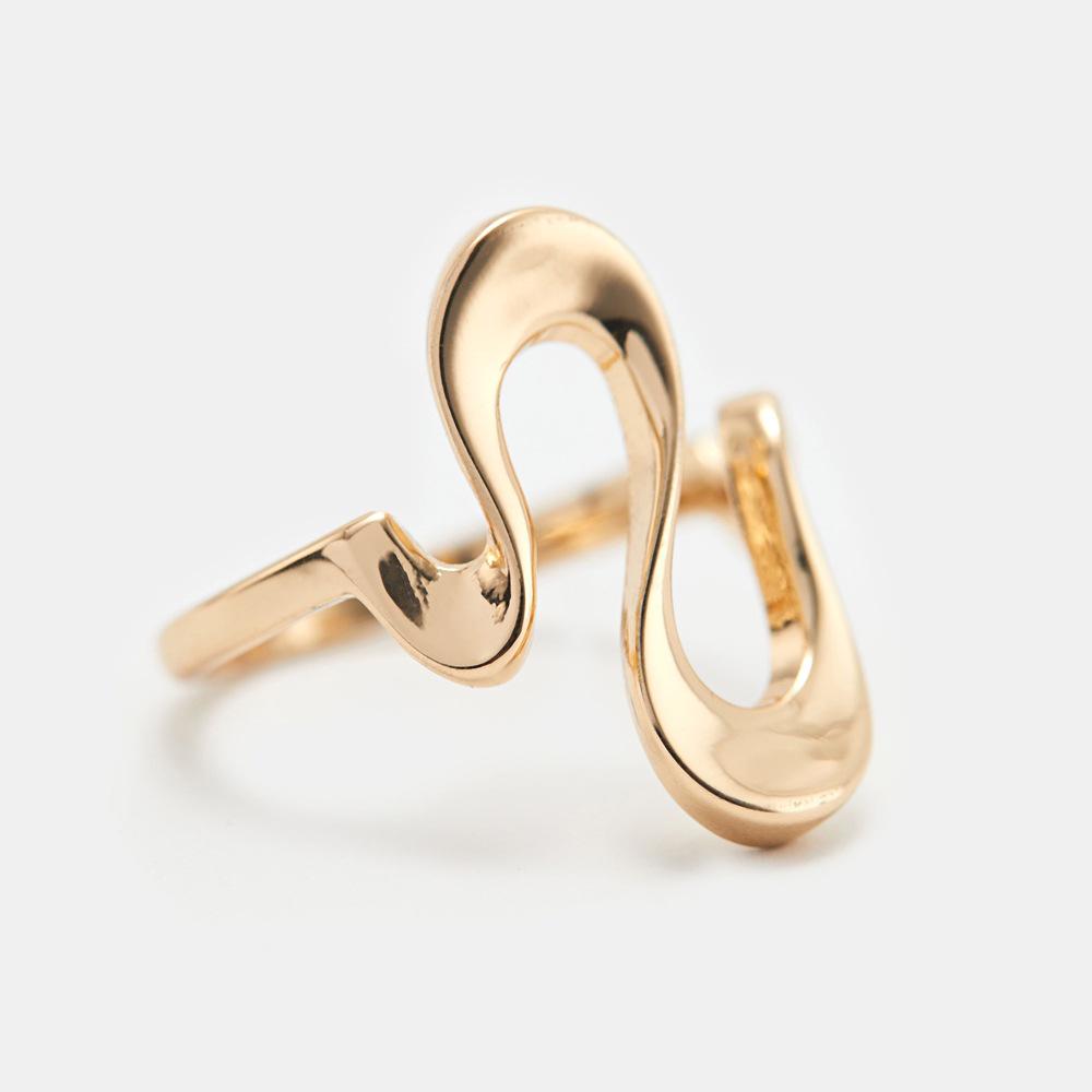 

Elegant Metal Photosensitive Index Finger Ring for Women - Unique, Irregular Design with a High-Class Feel