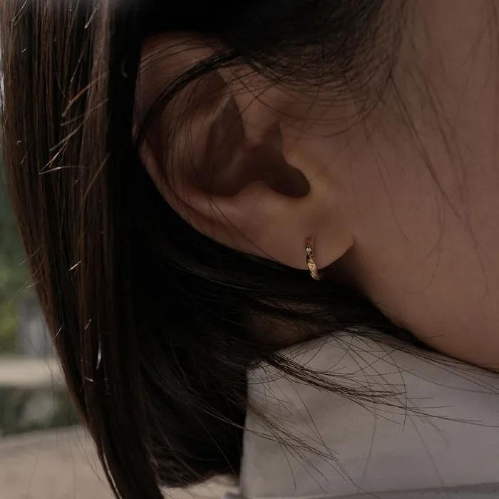 14k slim twist one touch earrings (1pair)