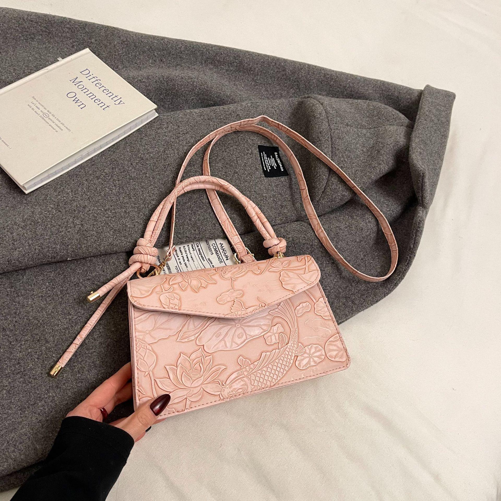 

Yogodlns Осенняя женская маленькая квадратная сумка через плечо Премиальная текстурированная сумка кроссбоди Модная минималистичная универсальная сумка-тоут 23x5x14cm розовый