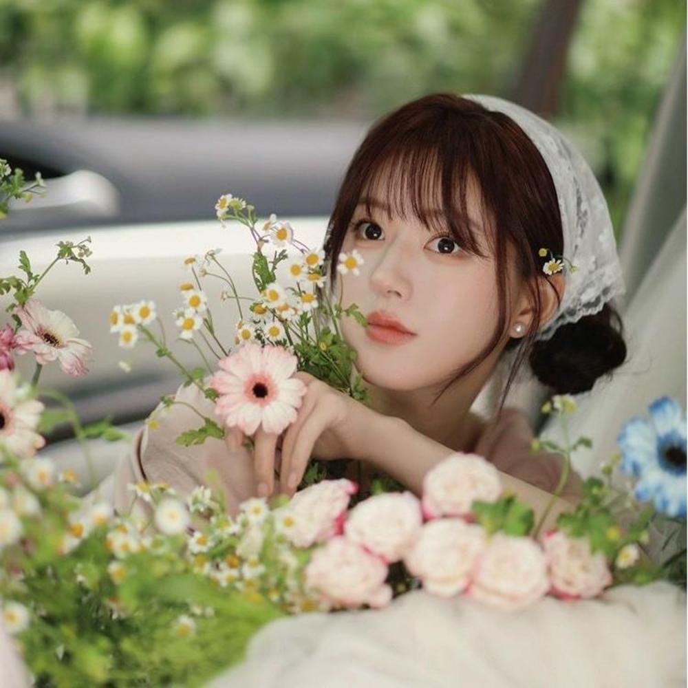 White Woven Floral Lace Hair Scarf Wraps Women Retro Triangle Headscarf Hat Travel Photo Headband Hair Accessories